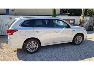 MITSUBISHI OUTLANDER 2.0 PHEV Instyle Navi 4WD CVT 80% OS AKKU! LÉTEZŐ ÖSSZES EXTRA! VONÓHOROG! 20% -tól