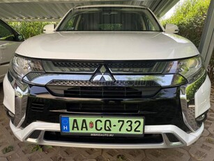 MITSUBISHI OUTLANDER 2.4 PHEV Instyle 4WD CVT