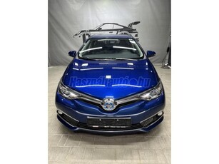 TOYOTA AURIS 1.8 HSD Executive Skyview (Automata) //ALCANTARA-BŐR//ÜLÉSFŰTÉS//AUT.BEPARKOLÁS//NAVIGÁCIÓ//SÁVTARTÓ//KIFOGÁSTALAN//