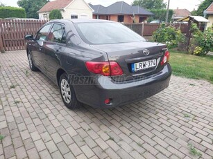 TOYOTA COROLLA Sedan 1.33