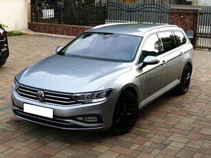 VOLKSWAGEN PASSAT Variant 2.0 TDI SCR Elegance DSG LED.Discover PRO Navi.Virtual. Motoros csomagtér. Vonóhorog