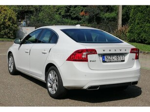 VOLVO S60 2.0 D [D4] Momentum FOGLALÓZVA!Mo.-i/1.Tulaj./128E Km/Vezetett szervizkönyv!