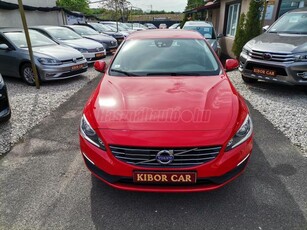 VOLVO V60 2.0 D [D2] Momentum Geartronic SZÍNES NAVI! TÁVOLSÁGTARTÓ TEMPOMAT! HOLTÉRFIGYELŐ! SÁVTARTÓ!