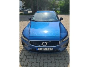 VOLVO V60 2.0 [T5] Momentum Geartronic