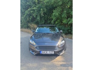 FORD FOCUS 1.6 Ti-VCT Titanium