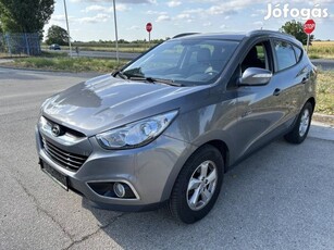 Hyundai IX 35 ix35 1.6 GDi Premium Szervizkönyv