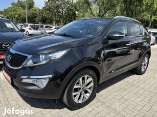 KIA Sportage 1.7 CRDi FIFA Prémium Teljes szerv...