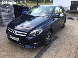 Mercedes-Benz B 220 4Matic Urban 7G-DCT Állófűt...