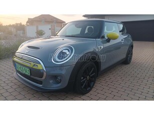 MINI MINI COOPER SE S 48ekm!GARANCIÁLIS!Karcmentes!Kamera+LED+Navi+CCS+Hőszivattyú!!