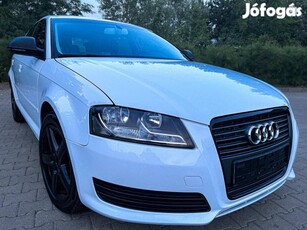 AUDI A3 2.0 TDI Ambition DPF /Szervizkönyves!/...