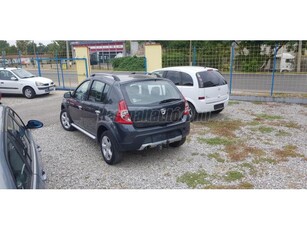 DACIA SANDERO 1.6 Stepway Klíma. vonóhorog. téli-nyári kerék garnitúra