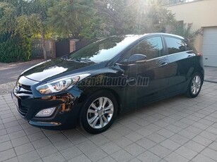 HYUNDAI I30 1.6 CRDi LP Business 1 év Defend garancia.Navigáció.Tolatókamera.gyári alufelni.led lámpa