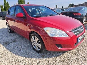 KIA CEE'D 1.4 EX