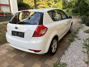 KIA CEE'D 1.4 EX Facelift. sérülésmentes. 140000km