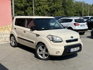 KIA SOUL 1.6 CRDi EX MAGYAR 2TUL 18K JÓGUMI PDC SZERVO KLÍMA HIFI ISOFIX MEGKÍMÉLT ÁLLAPOT SZKÖNYV