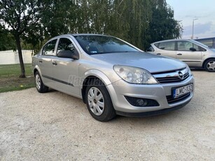 OPEL ASTRA H Sedan 1.6 Cosmo