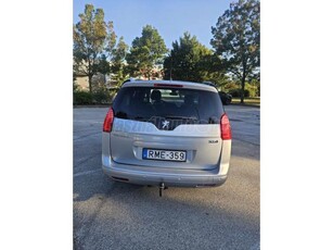 PEUGEOT 5008 1.6 Sport pack