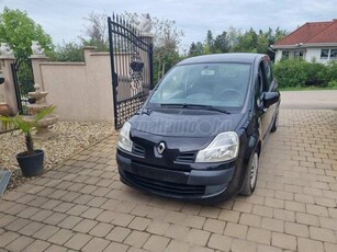 RENAULT GRAND MODUS 1.2 16V Authentique