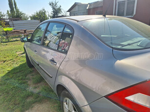 RENAULT MEGANE 1.6 16V Authentique