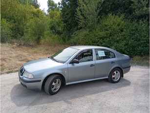 SKODA OCTAVIA 1.6 Cool Tradition