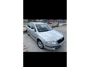 SKODA OCTAVIA 1.6 Elegance