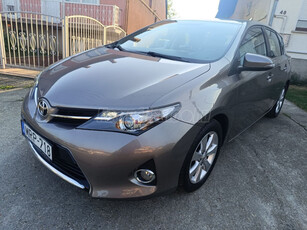 TOYOTA AURIS 1.33