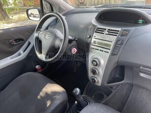 TOYOTA YARIS 1.0 Blue 74.e km