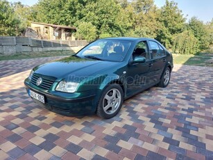 VOLKSWAGEN BORA 1.6 Comfortline