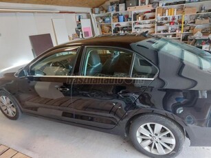 VOLKSWAGEN JETTA VI 1.4 TSI BMT Highline