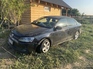 VOLKSWAGEN JETTA VI 1.6 CR TDI Trendline DSG