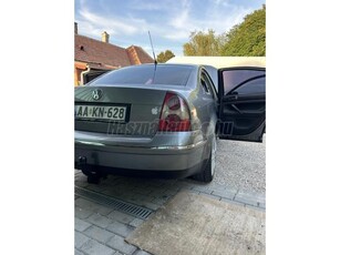 VOLKSWAGEN PASSAT V Variant 1.9 PD TDI Highline