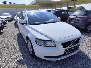 VOLVO V50 1.6 D [D2] Momentum Integrált gyermek üllés magasítás!! Tempomat!!