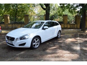 VOLVO V60 2.0 D [D3] Summum