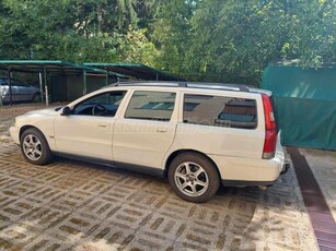 VOLVO V70 2.4