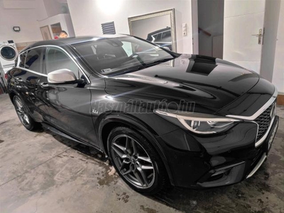 INFINITI Q30 2.2d Premium AWD DCT Full 360 kamera 19 téli-nyári - Alcantara - sávtartó - tempo