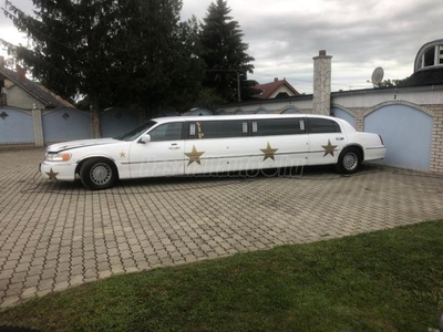 LINCOLN TOWN CAR