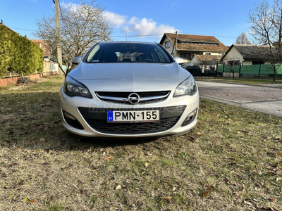 OPEL ASTRA J Sedan 1.6