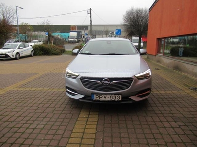 OPEL INSIGNIA Grand Sport 1.6 CDTI Innovation Start Stop EREDETI FÉNYEZÉS OPELBEN VEZETETT SZERVIZKÖNYV