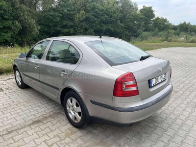 SKODA OCTAVIA 1.6 Elegance Tiptronic