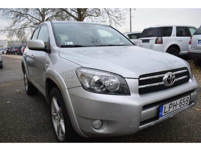 TOYOTA RAV 4 Rav4 2.2 D-4D X Leather ITT és MOST AKCIÓ! Felújított motorral/ Bőrbelső/ Vonóhorog