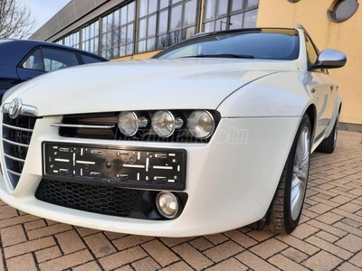 ALFA ROMEO 159 SW 2.0 JTDm 16V Progression Sport!VEZ.SZERVÍZKÖNYV!NAVI!TEMOMAT!TOLATÓRADAR!