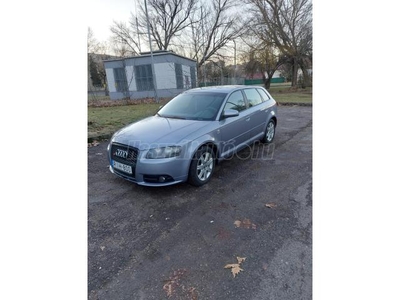 AUDI A3 1.6 FSI Attraction S-line