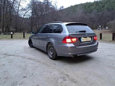 BMW 3-AS SOROZAT 318d Touring