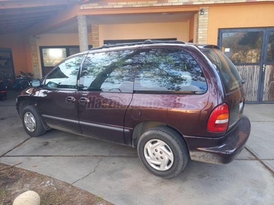 CHRYSLER VOYAGER