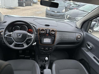 DACIA LODGY 1.5 dCi Stepway (7 személyes ) Garancia. ülésfűtés. vonóhorog.kamera. navi