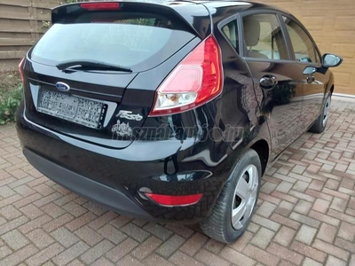 FORD FIESTA 1.25 Trend Vezetett szervizkönyv