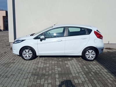 FORD FIESTA 1.4 Colourline 148 E KM!!! Vezetett szervizkönyv!!!!