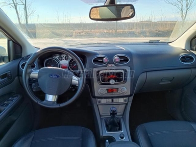 FORD FOCUS 1.6 Ghia