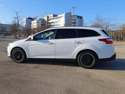 FORD FOCUS 1.6 SCTI Ecoboost Titanium Mo.-i. második tul. szerv.könyv. vonóhorog