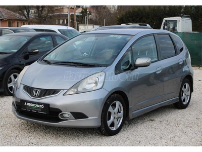 HONDA JAZZ 1.4 Elegance Sport. Szervizkönyv. Friss szerviz